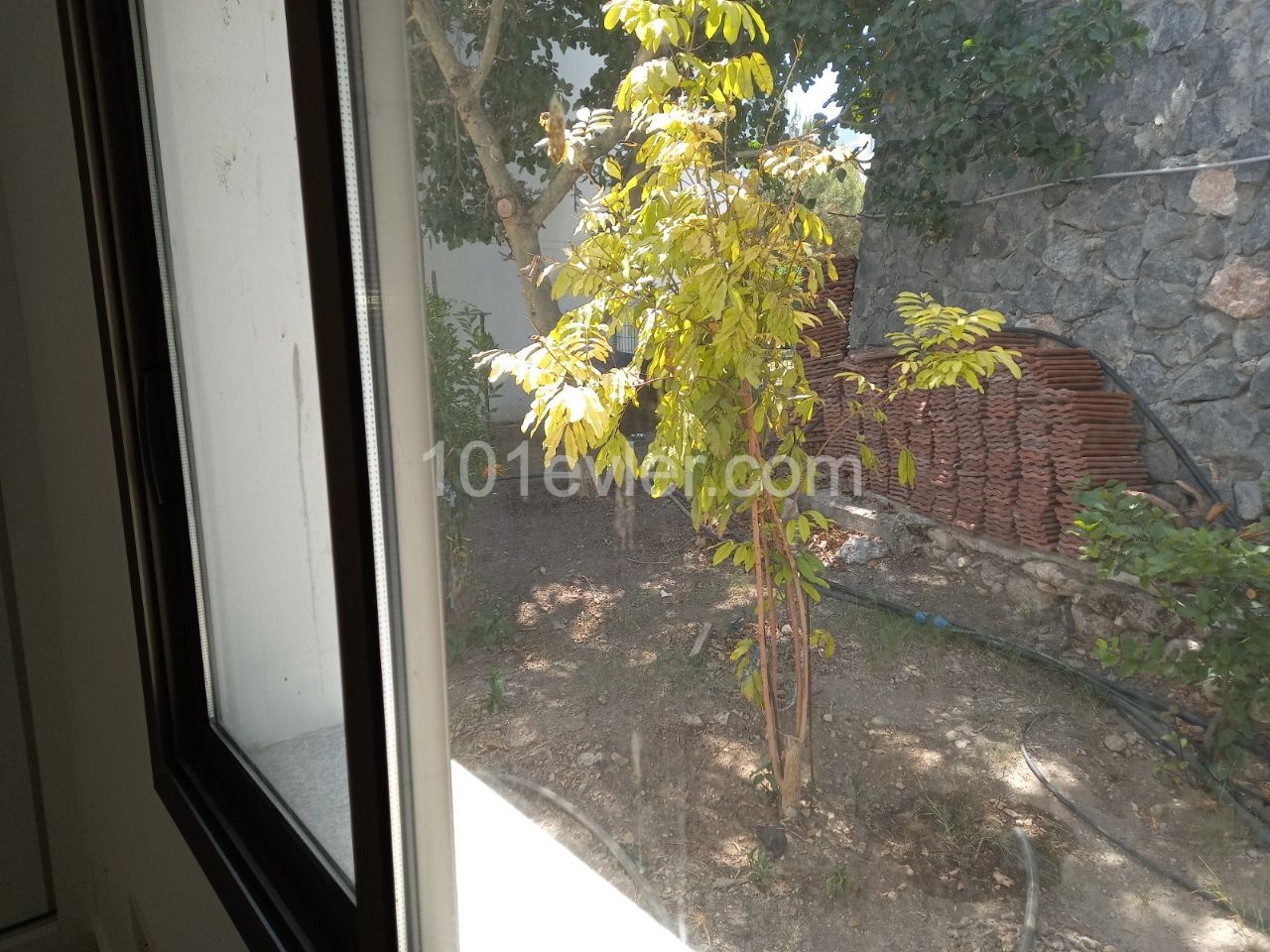 2 bedroom apartment for rent in Kyrenia, Alsancak / With garden