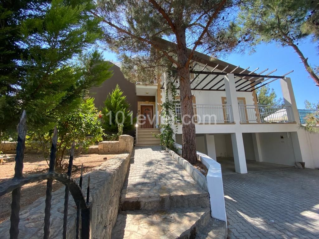 4+1 Villa Zu Vermieten In Kyrenia Chatalköy / Mit Pool ** 