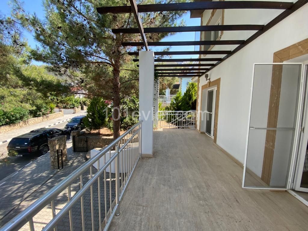 4+1 Villa Zu Vermieten In Kyrenia Chatalköy / Mit Pool ** 