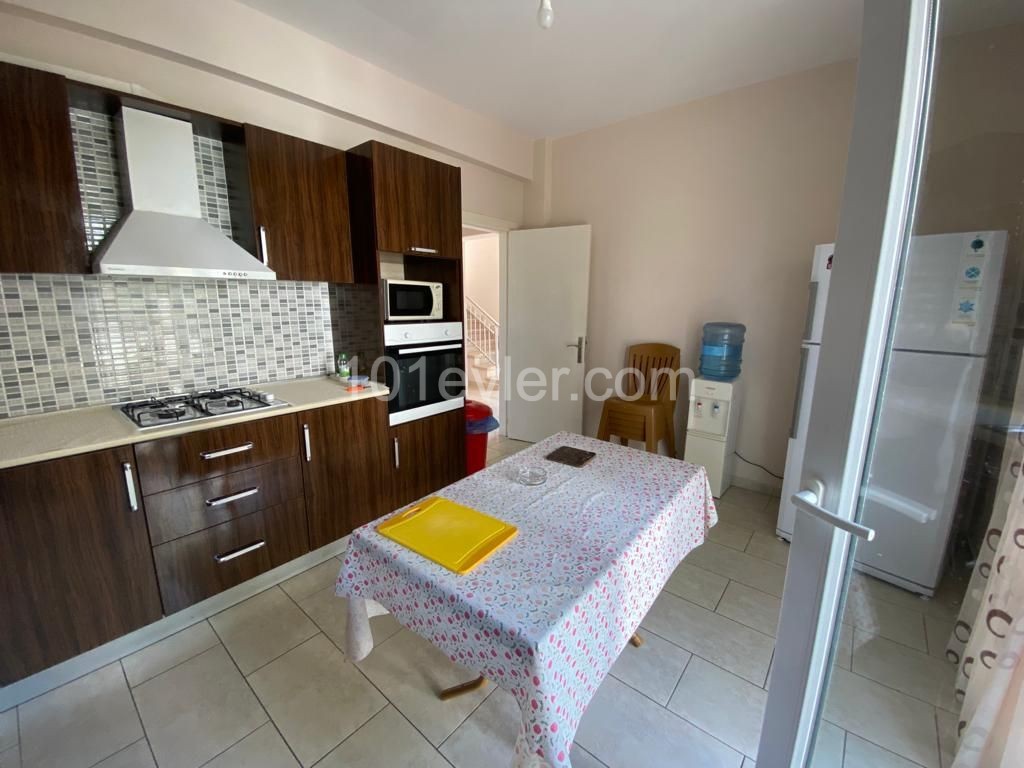 Kyrenia Chatalköy Zu Vermieten 4 + 1 Villa / Tag ** 