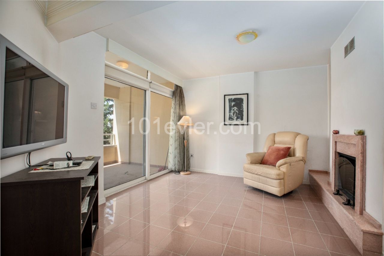 5 bedroom apartment for sale in Nicosia, Dereboyu