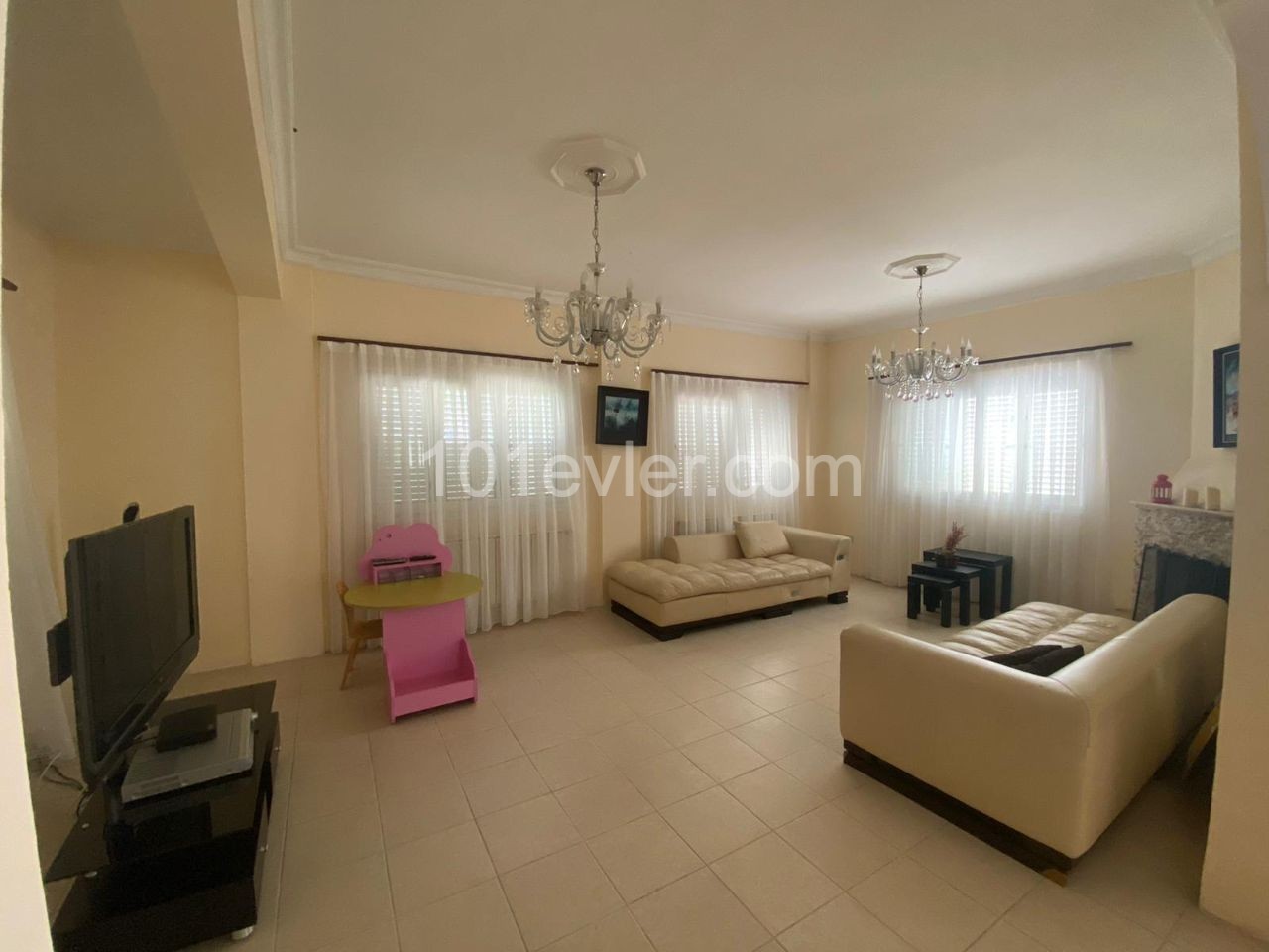 3 bedroom villa for rent in Kyrenia Center 