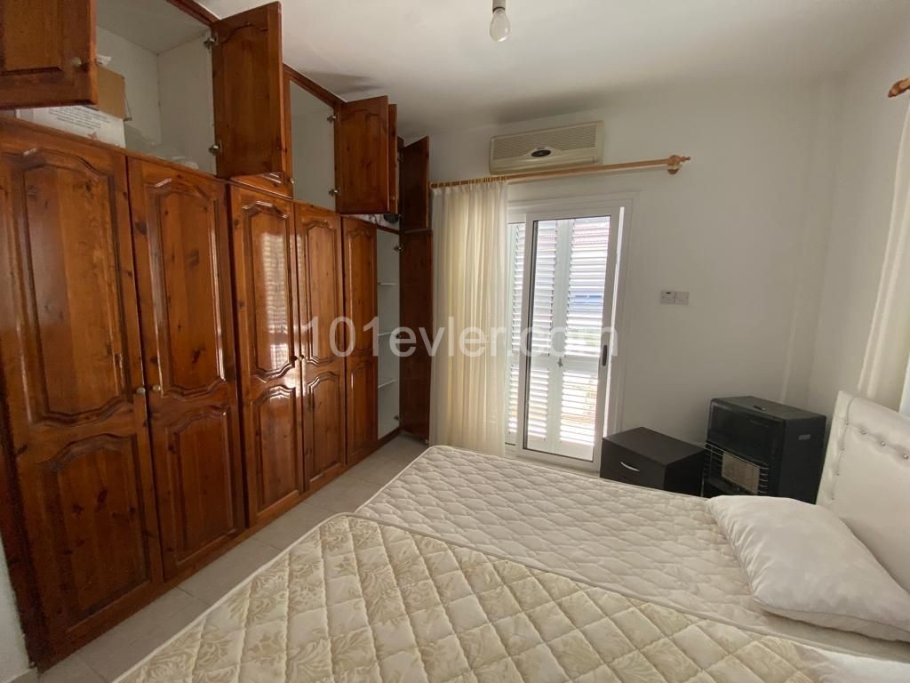 Girne Alsancak Satılık 3+1 Villa / Havuzlu