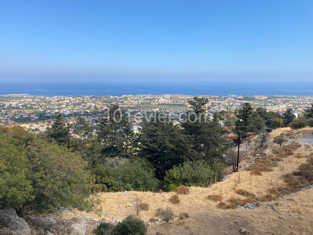 Grundstück Zum Verkauf In Kyrenia Karsiyaka / Meerblick ** 