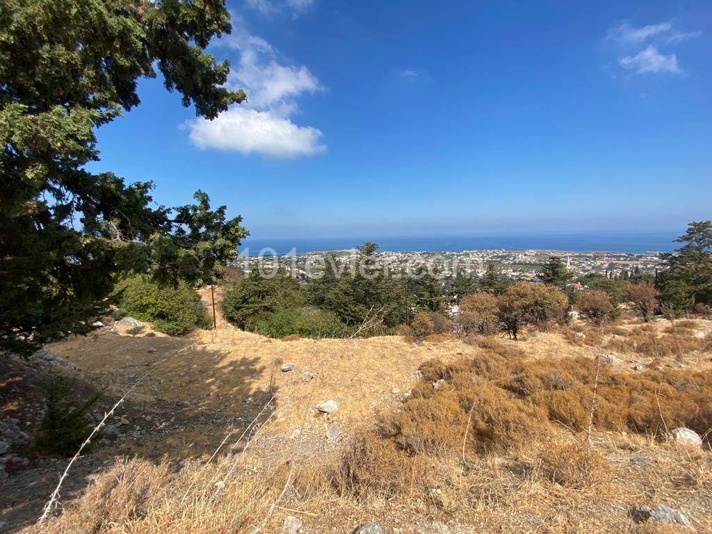 Grundstück Zum Verkauf In Kyrenia Karsiyaka / Meerblick ** 