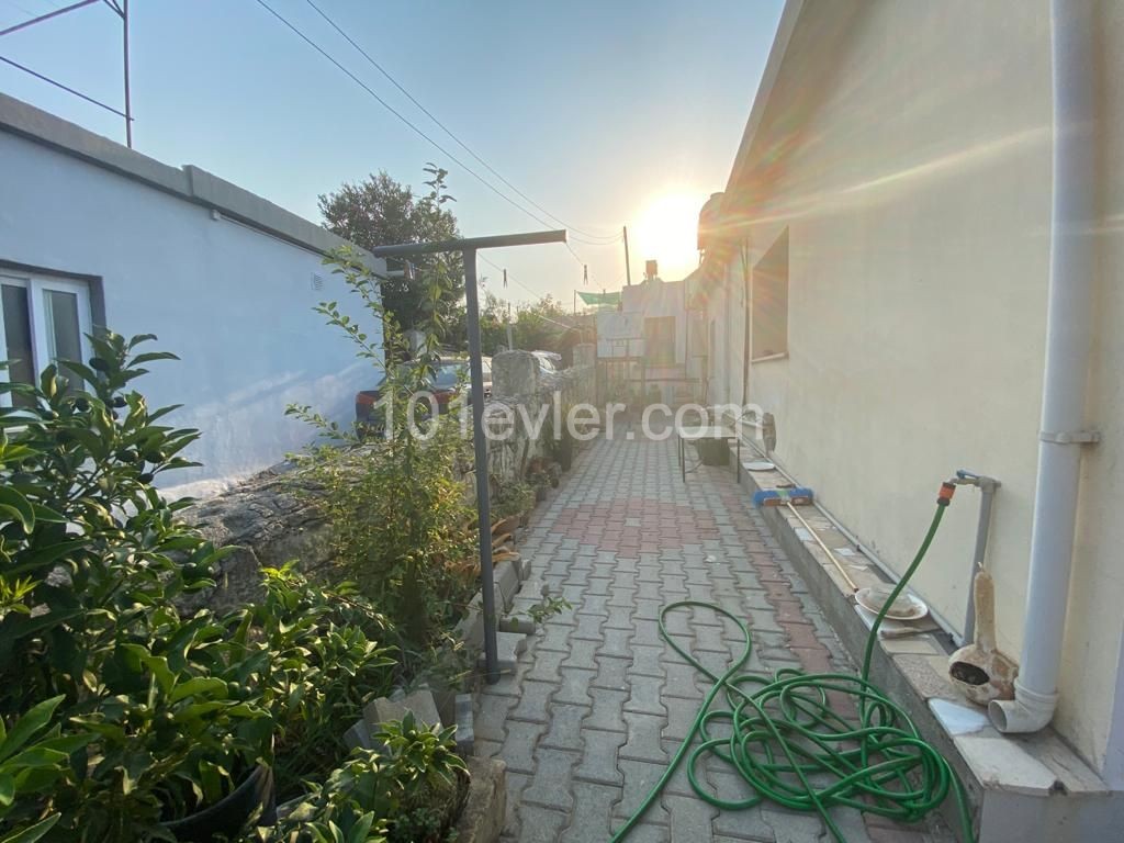 3+1 Bungalow zu verkaufen in Kyrenia Chatalköy / Berg-und Meerblick ** 