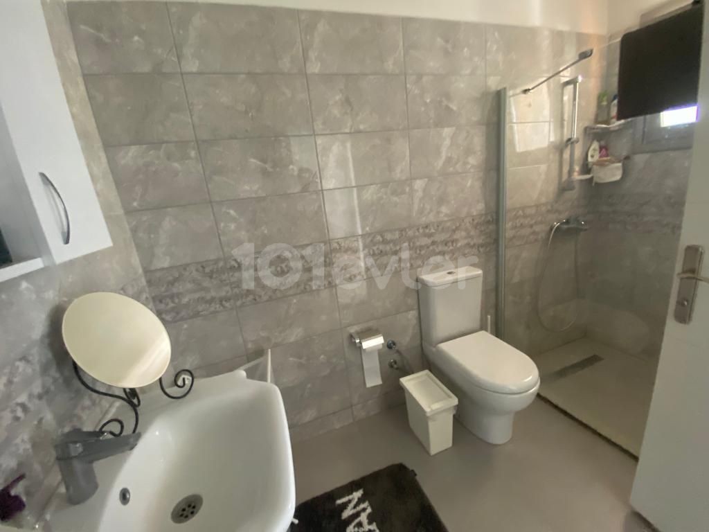 3+1 Wohnung zum Verkauf in Kyrenia Lapta / Berg-und Meerblick ** 