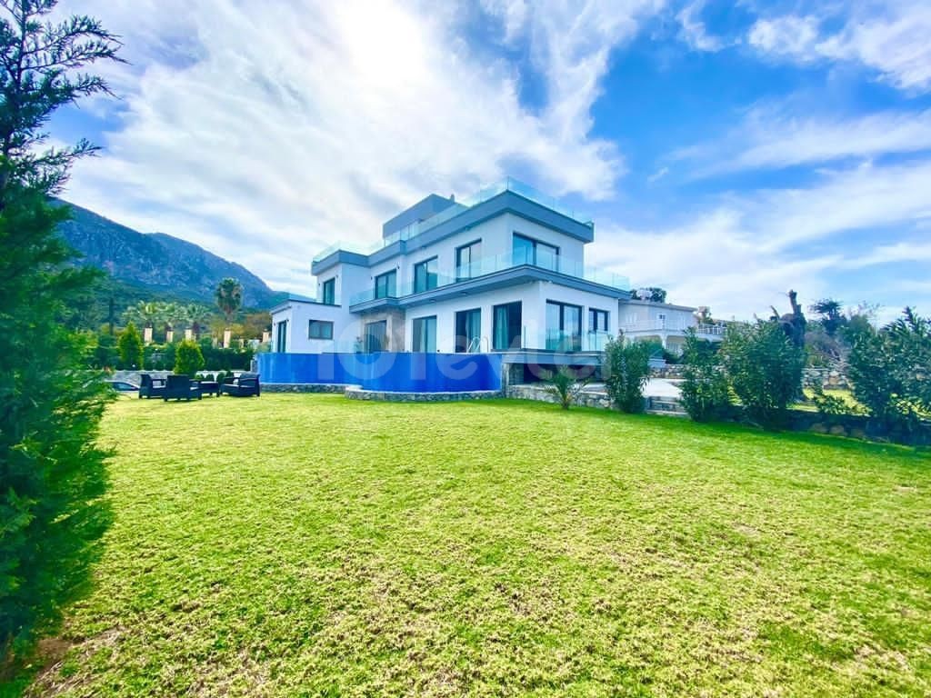 4 bedroom luxury villa for sale in Kyrenia, Alsancak 