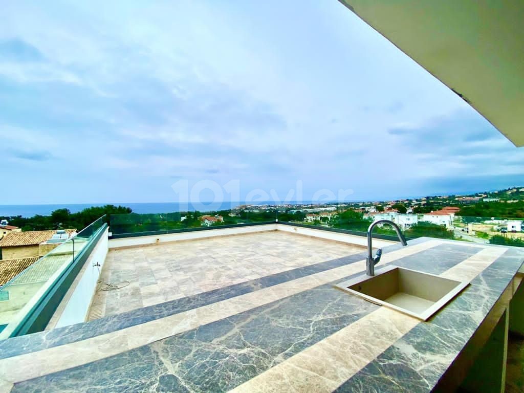 4+1 Villa Zum Verkauf In Kyrenia Alsancak / Luxus ** 