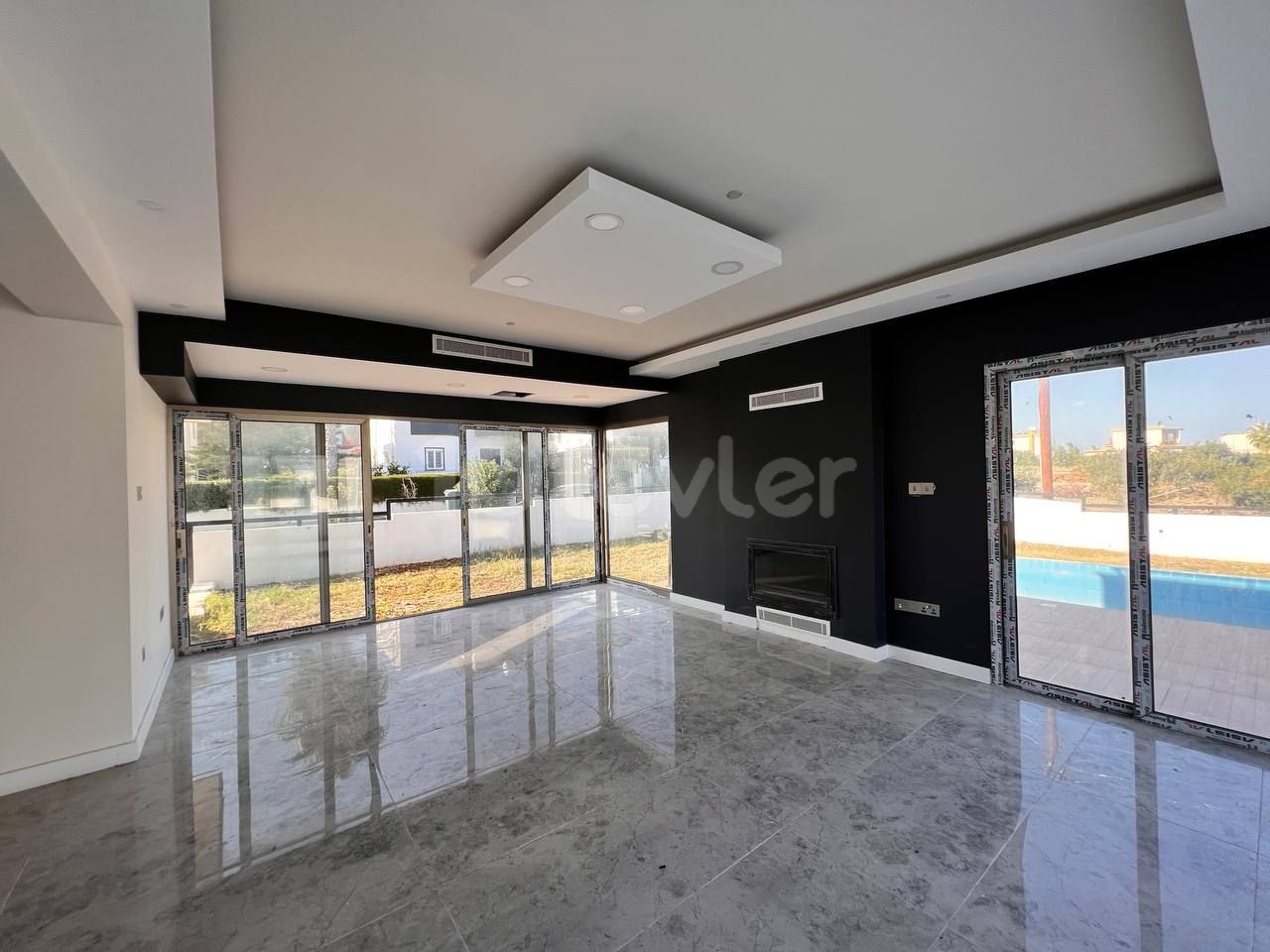 Girne Çatalköy Satılık 3+1 Villa / Özel havuzlu