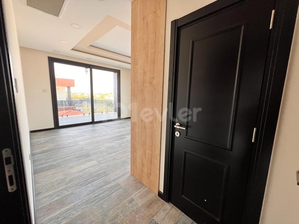 Zu verkaufen 4+1 Villa / Luxus in Karaoglanoglu Kyrenia