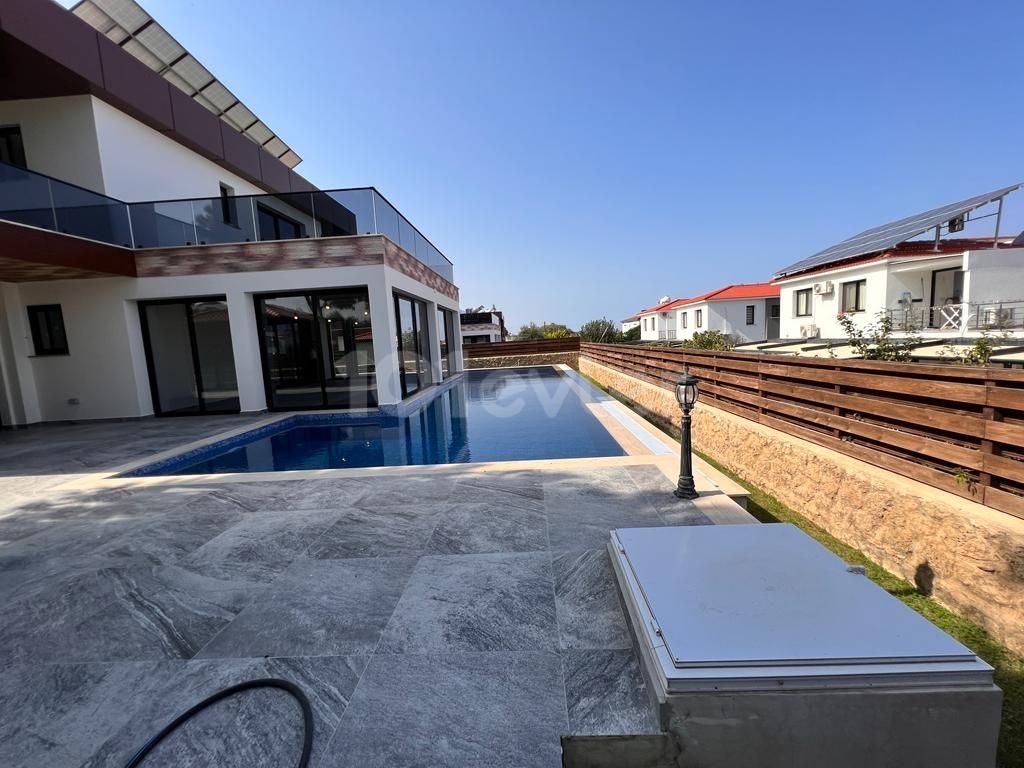 4 bedroom luxury villa for sale in Kyrenia, Karaoglanoglu 