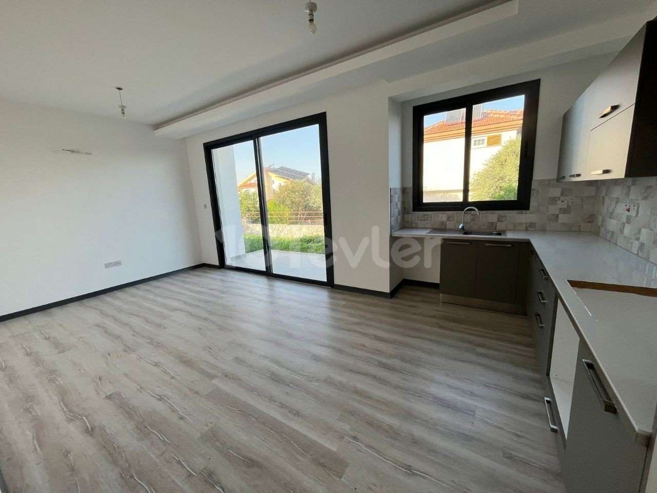 Kyrenia Ozanköy 2+1 Wohnung zum Verkauf / Neu