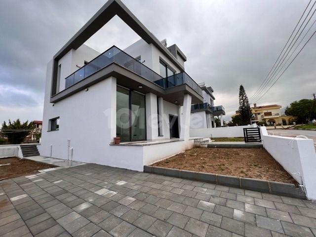 Girne Çatalköy Satılık 4+1 Villa / Özel Havuzlu