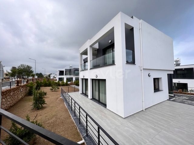 3+1 Villa zum Verkauf in Çatalköy, Kyrenia