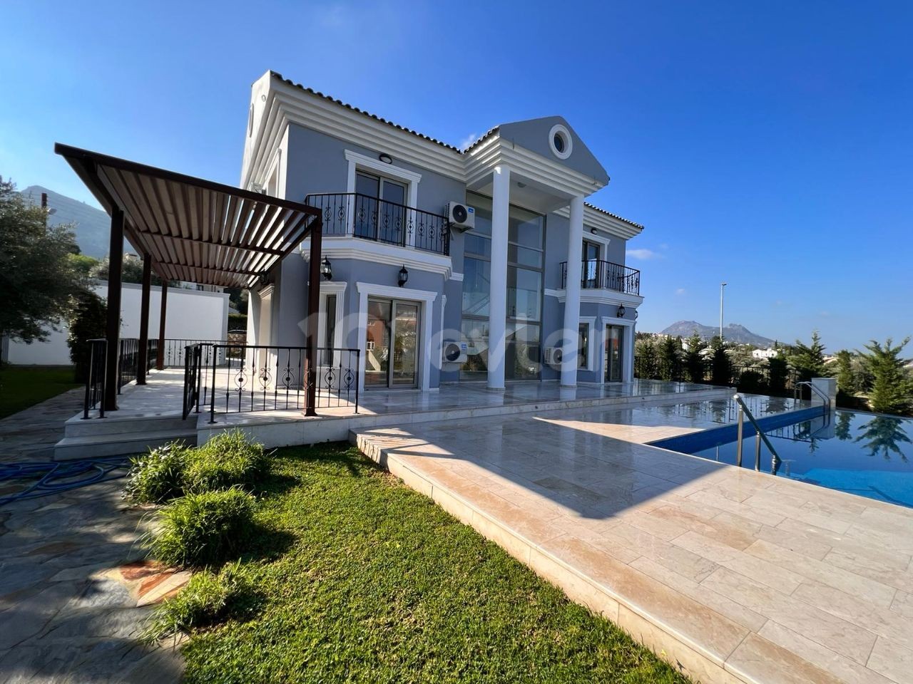 Girne Bellapais Satılık 3+1 Villa