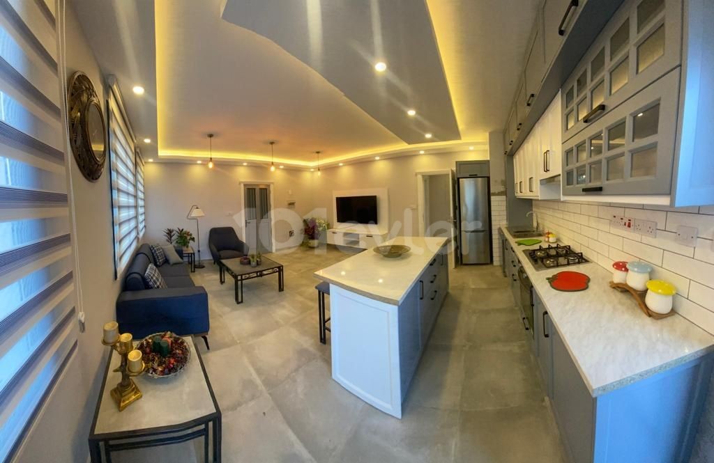 GİRNE/ÇATALKÖY'de satılık son penthouse daire 3+1 ortak havuzlu   