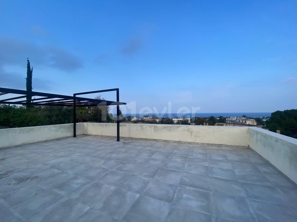 Letzte Penthouse-Wohnung zum Verkauf in Girne/ÇATALKÖY 3+1 mit Gemeinschaftspool