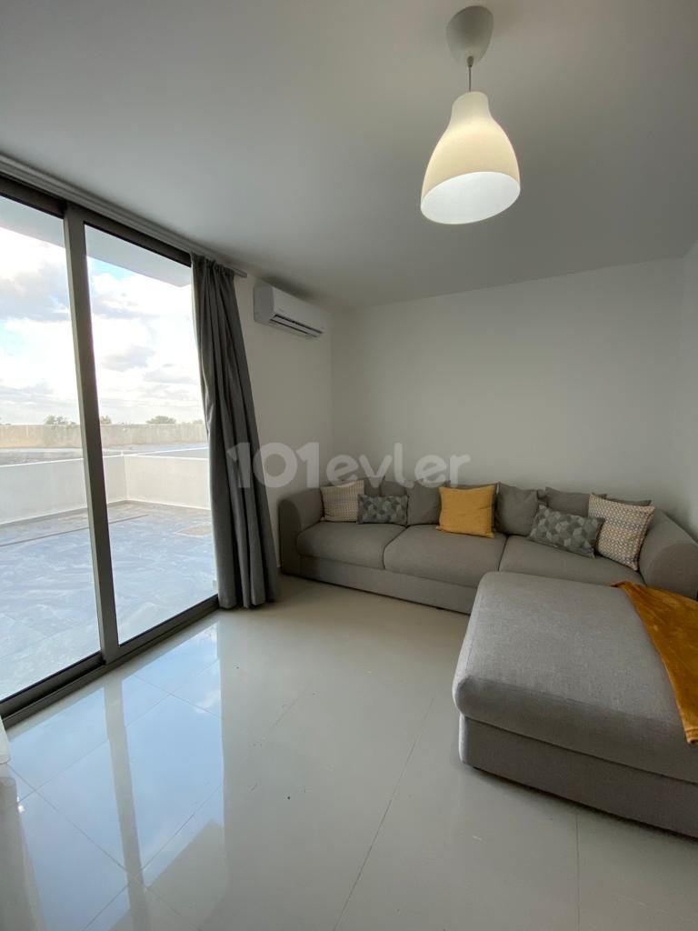 Triplex 3+1 Doppelvillen zum Verkauf in KYRENIA/ZEYTİNLİK