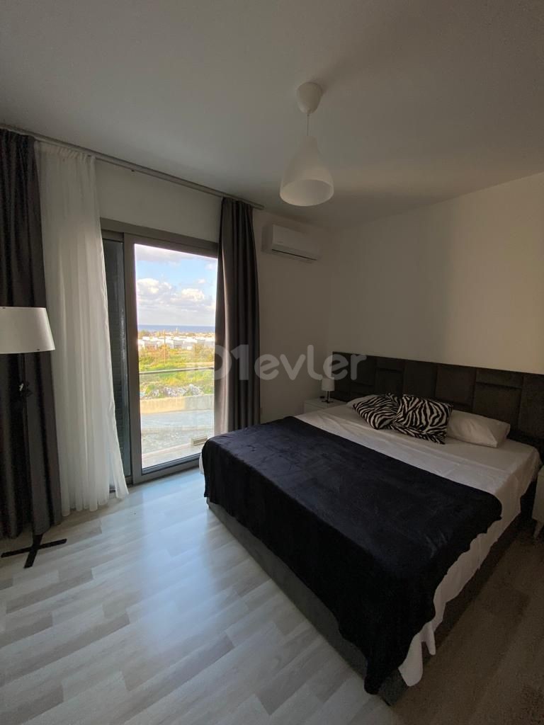 Triplex 3+1 Doppelvillen zum Verkauf in KYRENIA/ZEYTİNLİK