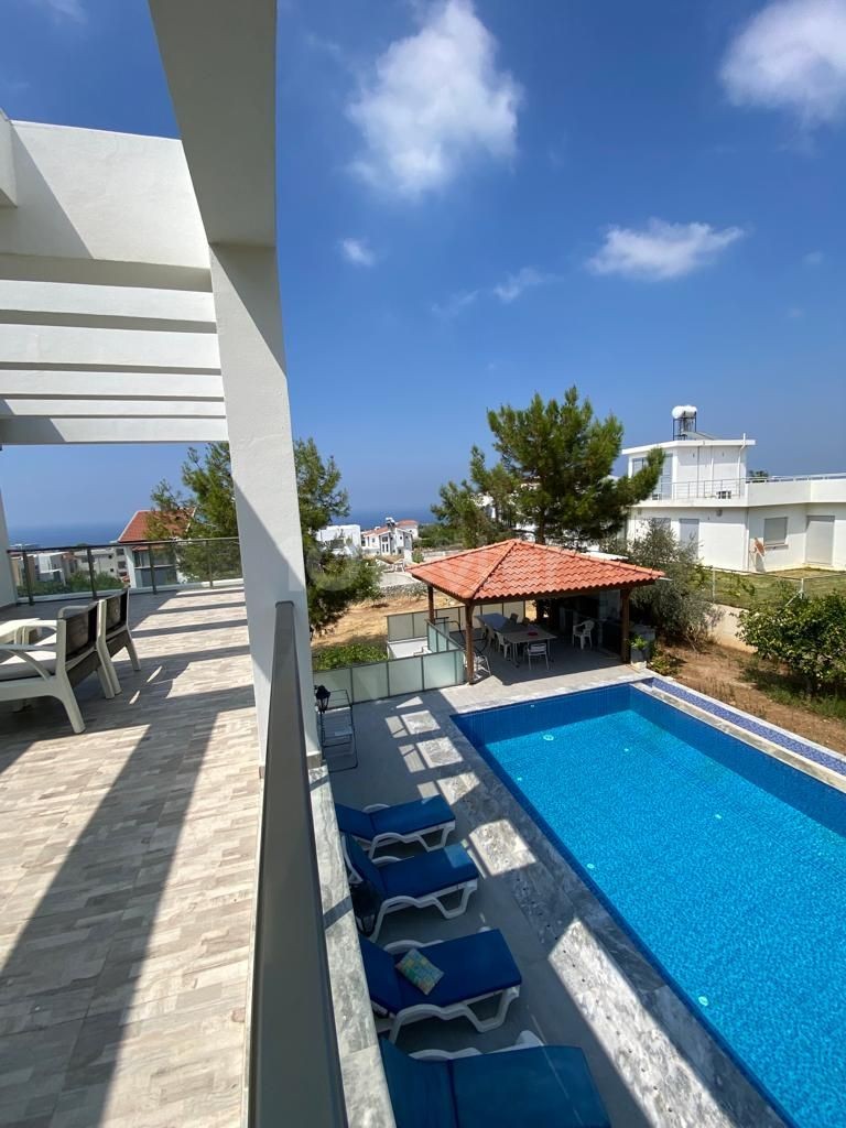 5+2 Villa mit privatem Pool zu vermieten in Kyrenia/Çatalköy