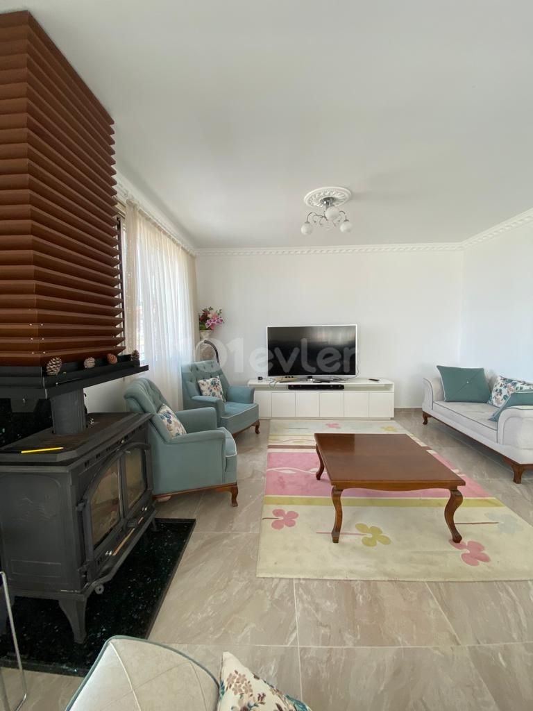 5+2 Villa mit privatem Pool zu vermieten in Kyrenia/Çatalköy