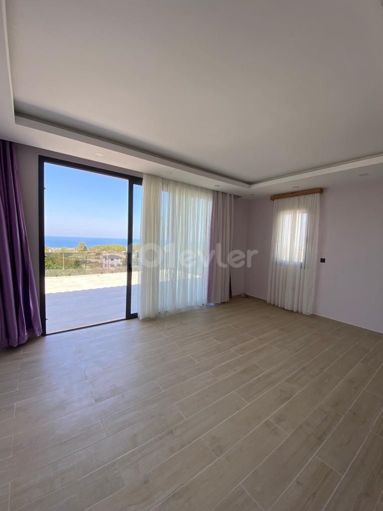 4+1 villa with private pool for rent in Girne/Çatalköy