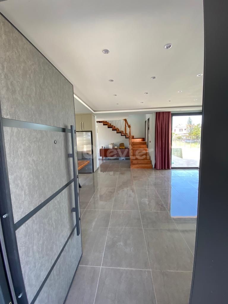 4+1 Villa mit privatem Pool zu vermieten in Girne/Çatalköy