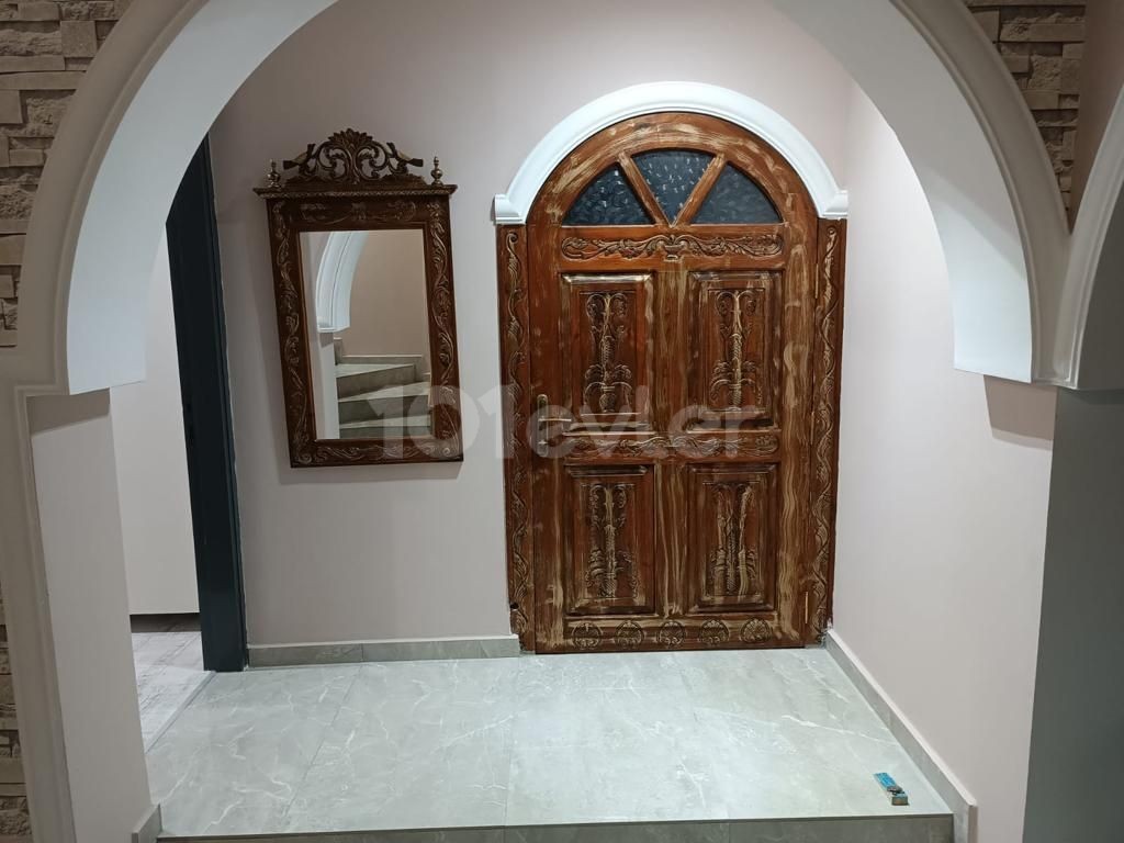 Zu verkaufen 4+1 Villa in Ozankoy Kyrenia