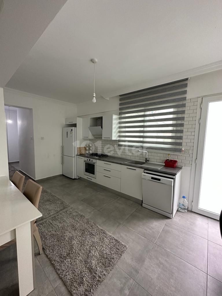 Zu verkaufen 3+1 Wohnung / Vollmöbliert in Kyrenia Zentrum