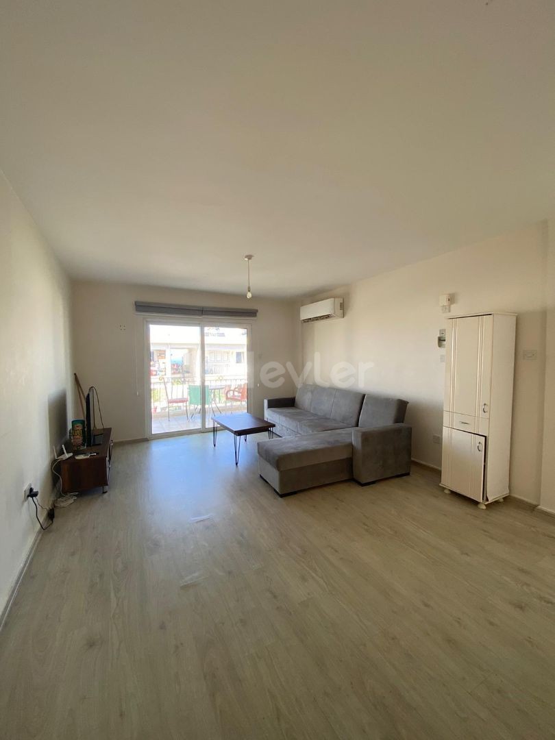 2+1 apartment with communal pool for sale in Kyrenia/Çatalköy 