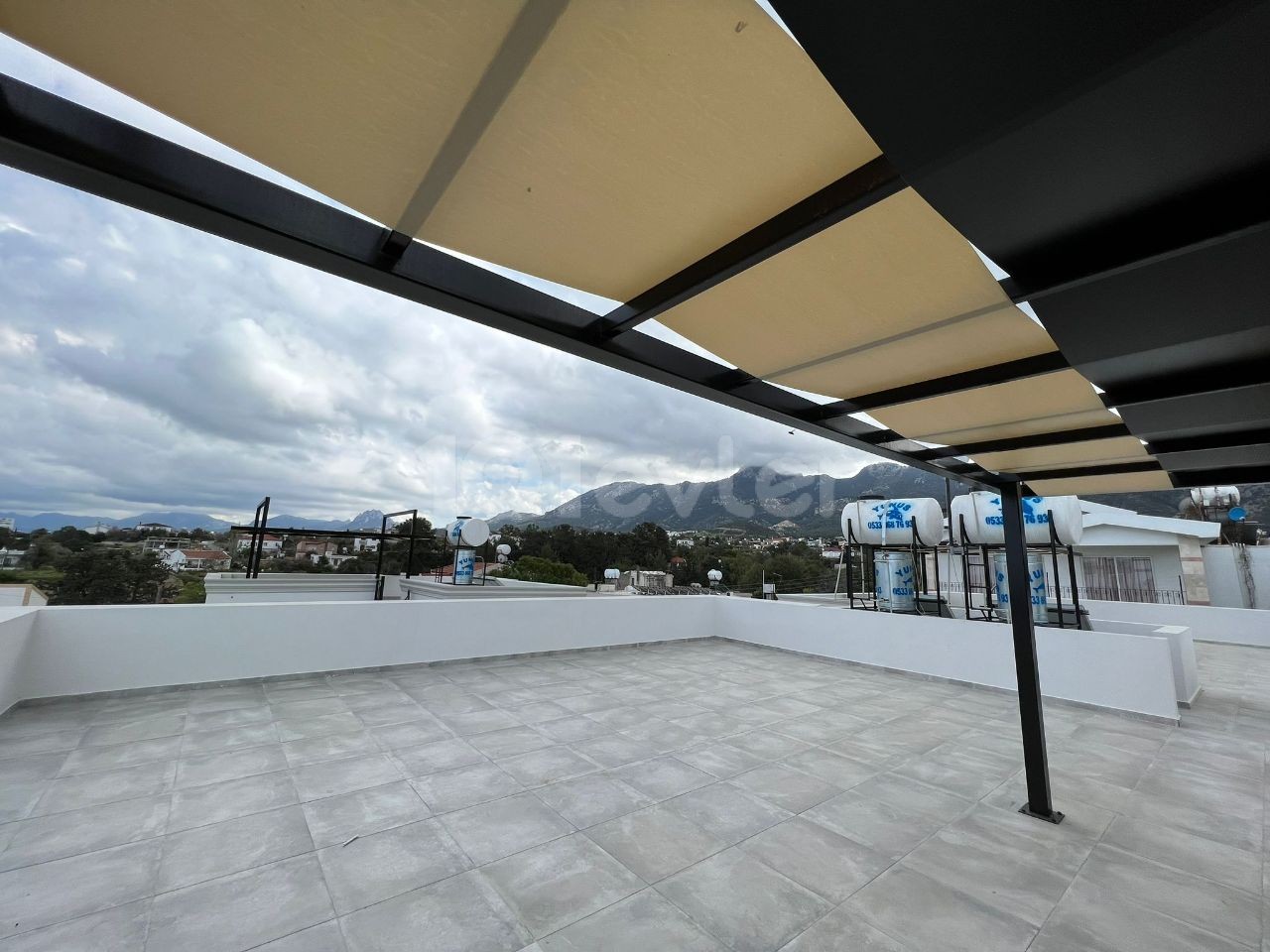 Zu verkaufen 3+1 Penthouse in Catalkoy Kyrenia