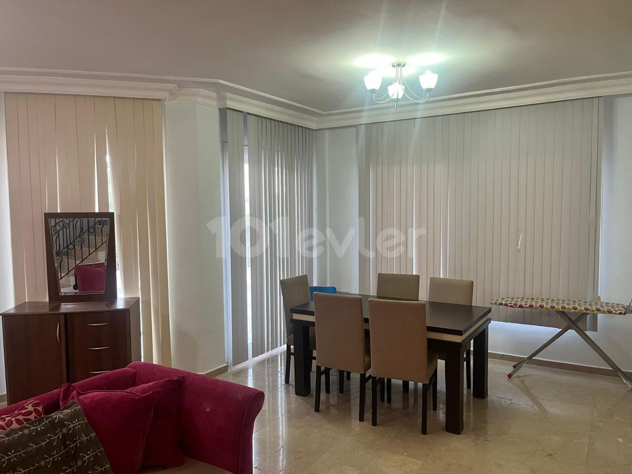 Kyrenia Alsancak Zu vermieten 3+1 Villa / Privater Pool