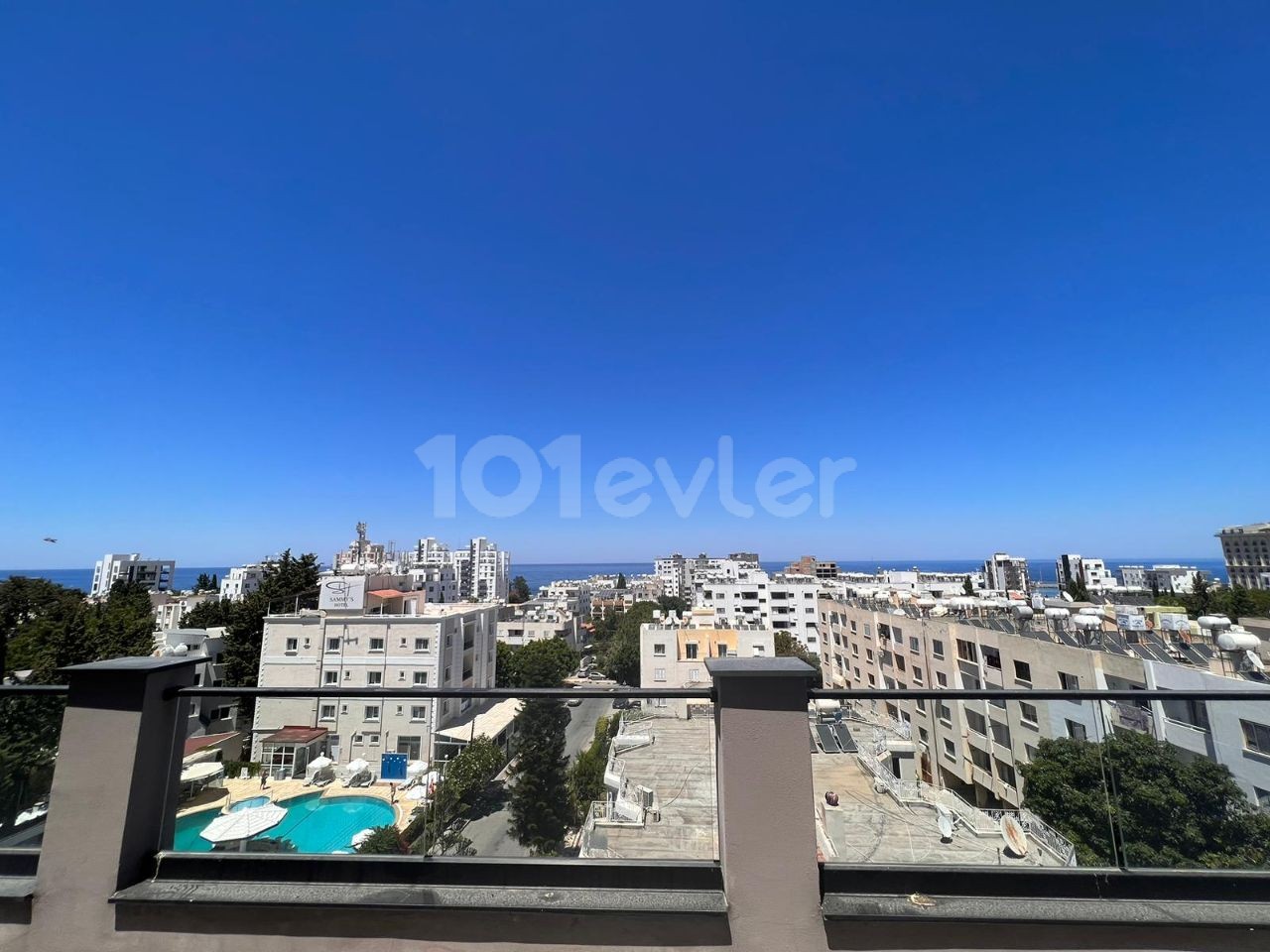 Zu Verkaufen 1+1 Penthouse Im Zentrum Von Kyrenia