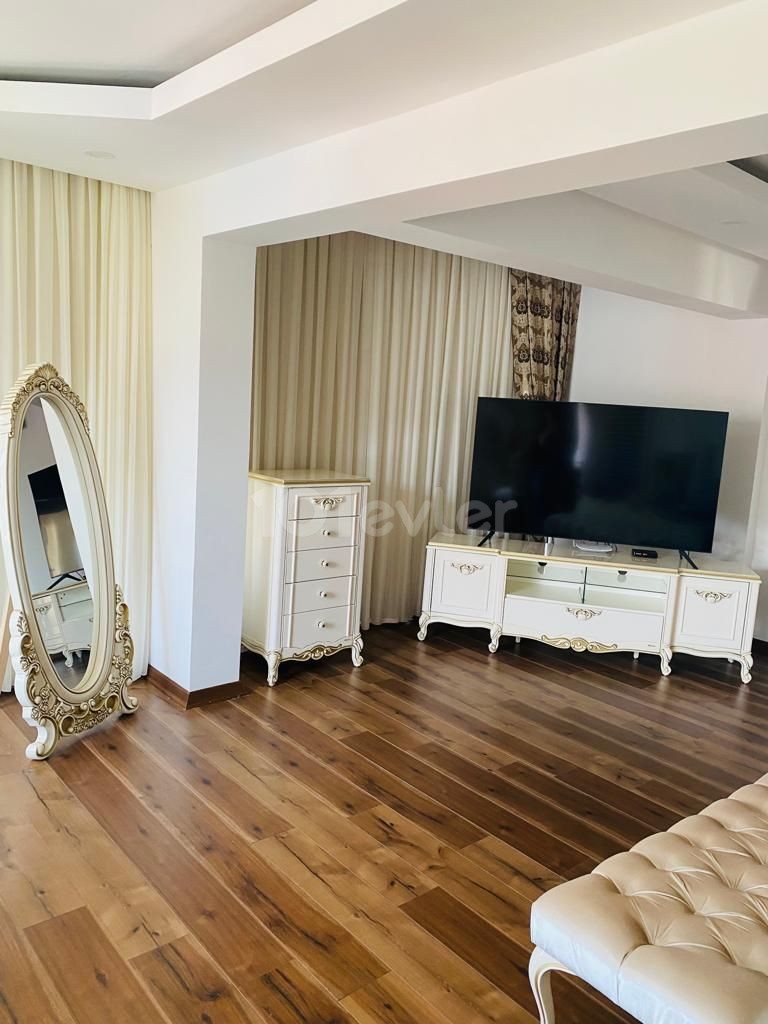 Girne Merkez Satılık 3+1 Penthouse