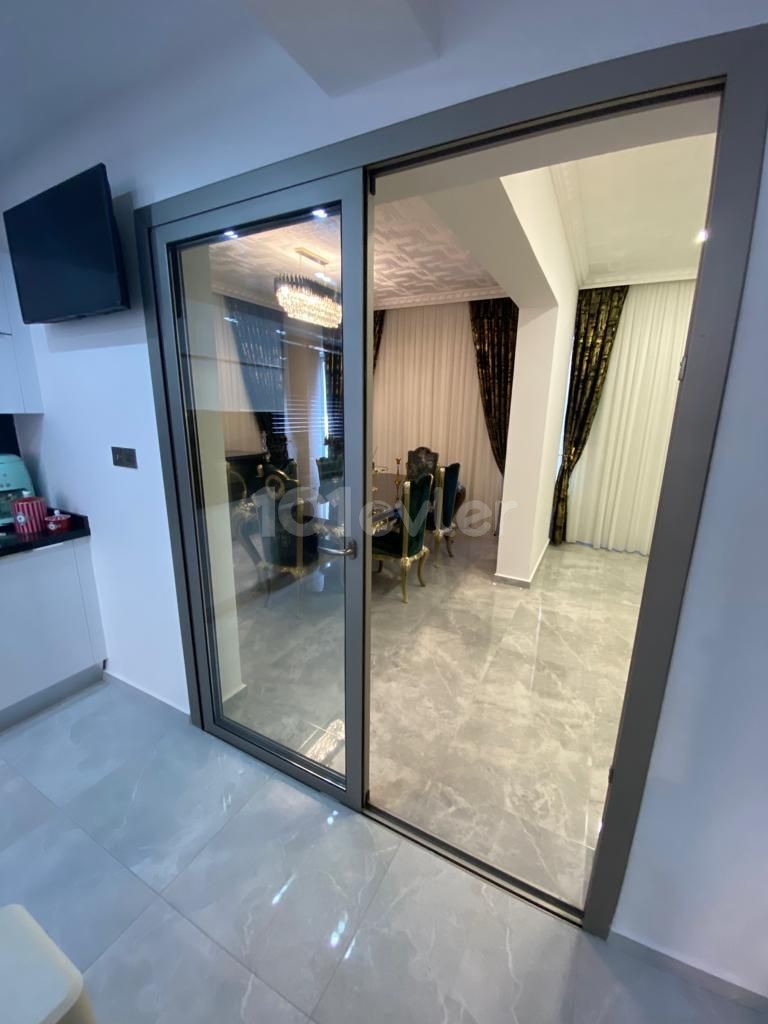 3+1 Penthouse zum Verkauf im Kyrenia Center