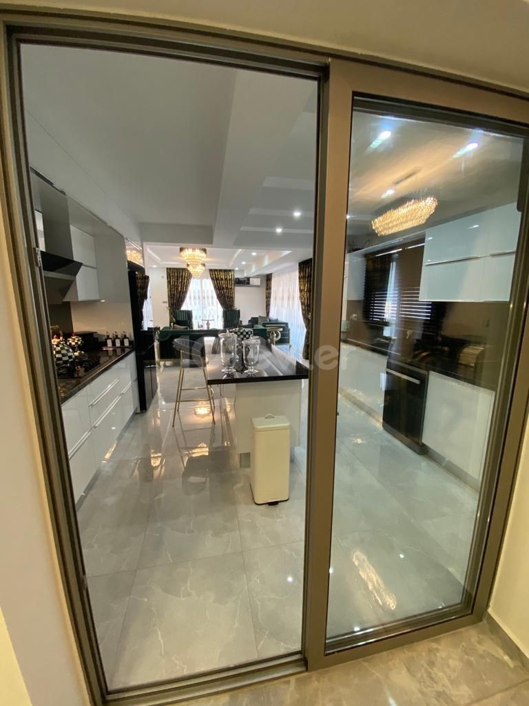 Girne Merkez Satılık 3+1 Penthouse