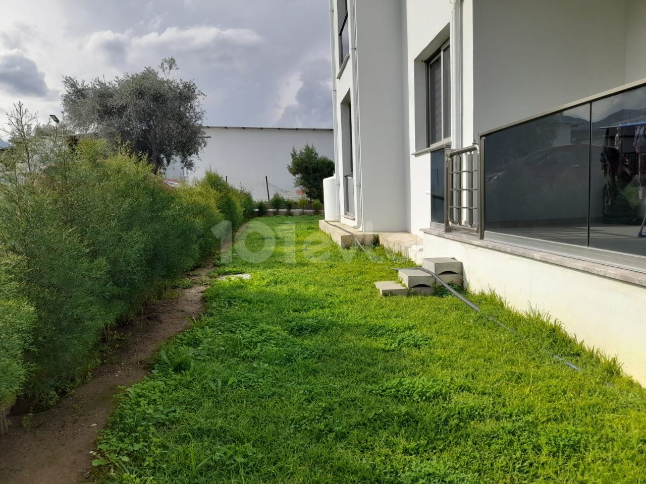 Erdgeschoss Moderne 2+1 Wohnung mit Garten zu verkaufen in Catalkoy 