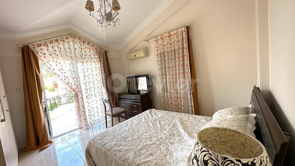 Girne Lapta Satılık 4+1 Villa / Havuzlu