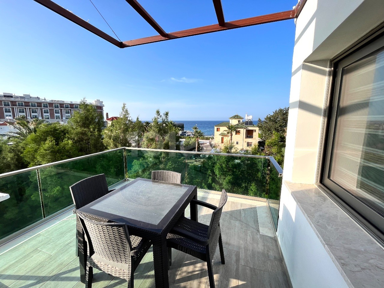 2+1 apartment for sale in Karaoglanoglu / With sea view