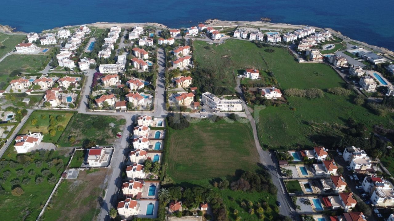 Girne Lapta Satılık 4+1 Villa / Havuzlu