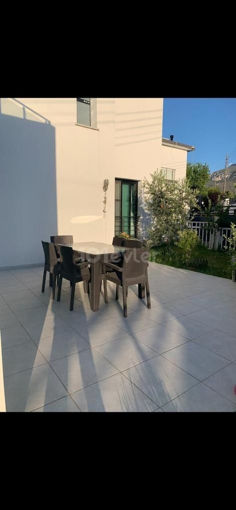 Girne Ozankoy Satılık 3+1 Villa