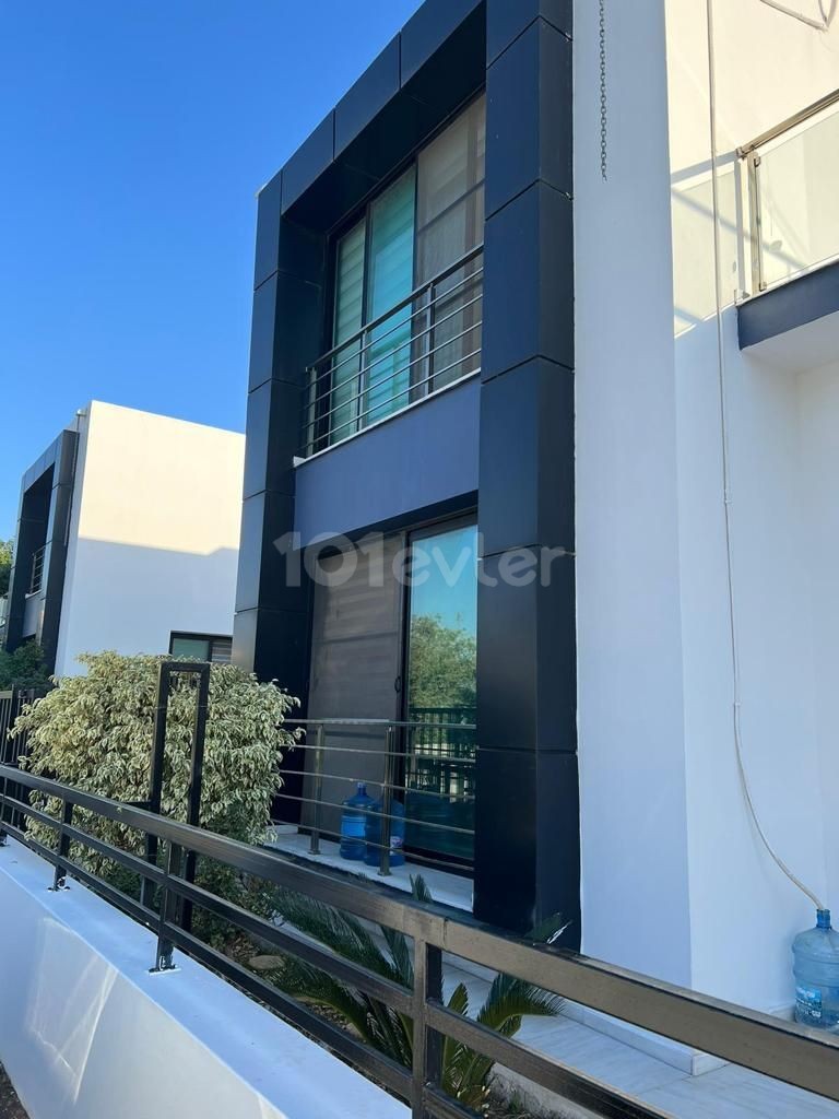 Girne Ozankoy Satılık 3+1 Villa