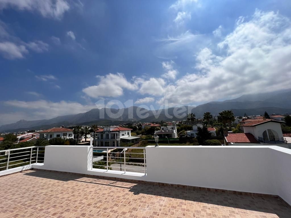 2 Bedroom Apartment for Sale in Kyrenia ,Alsancak