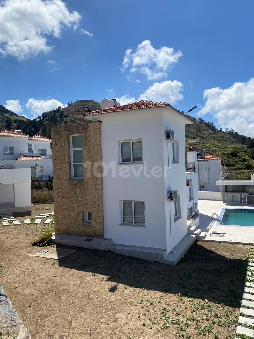 Kyrenia Karsiyaka 3+1 Villa zu vermieten