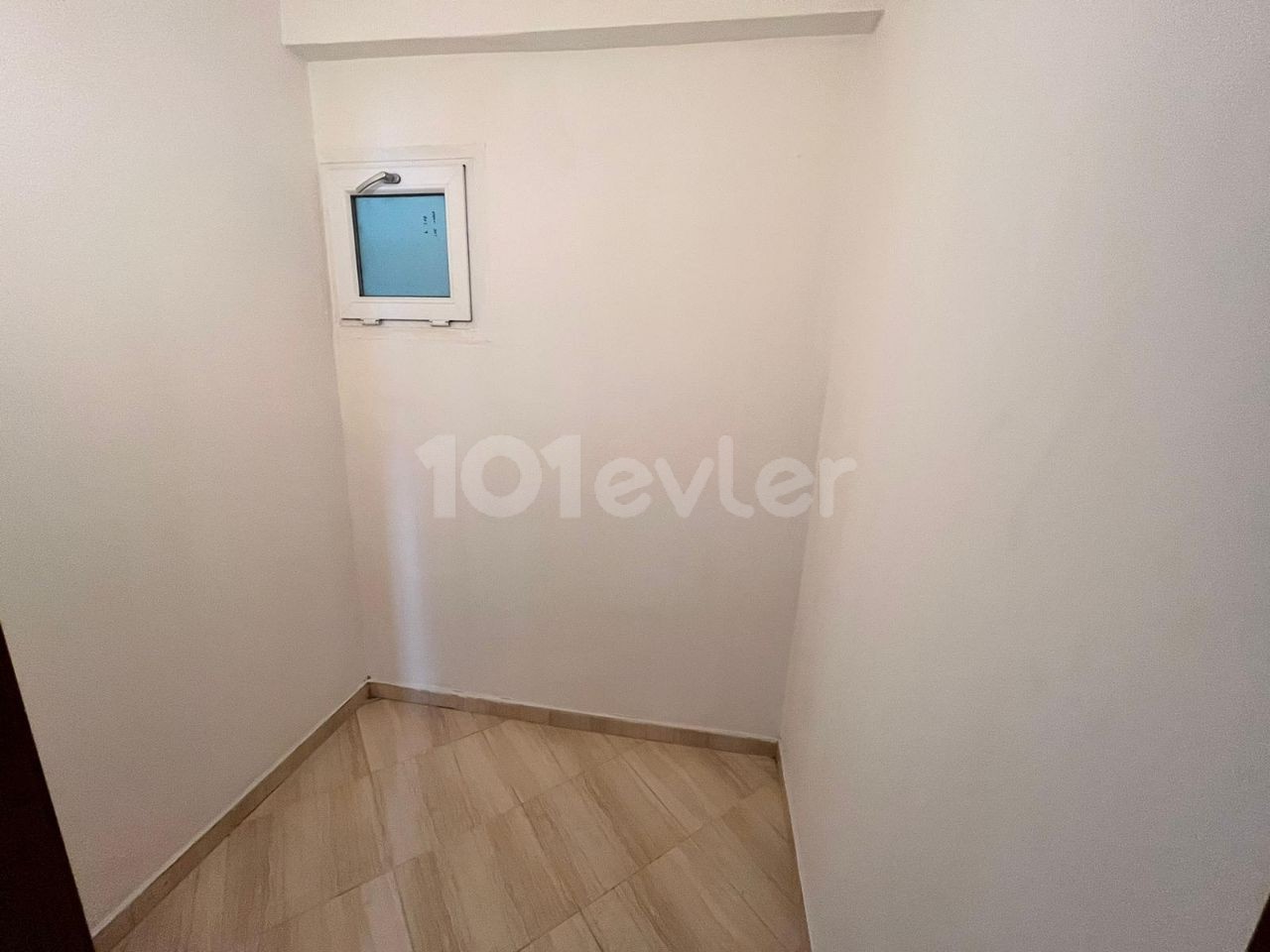 For Sale 3+1 Office in Girne Merkez