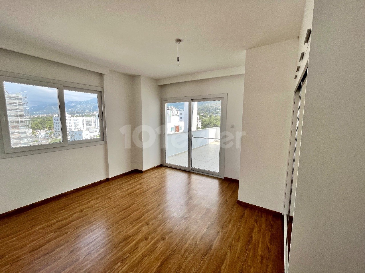 3 bedroom penthouse for sale in the center of Kyrenia 