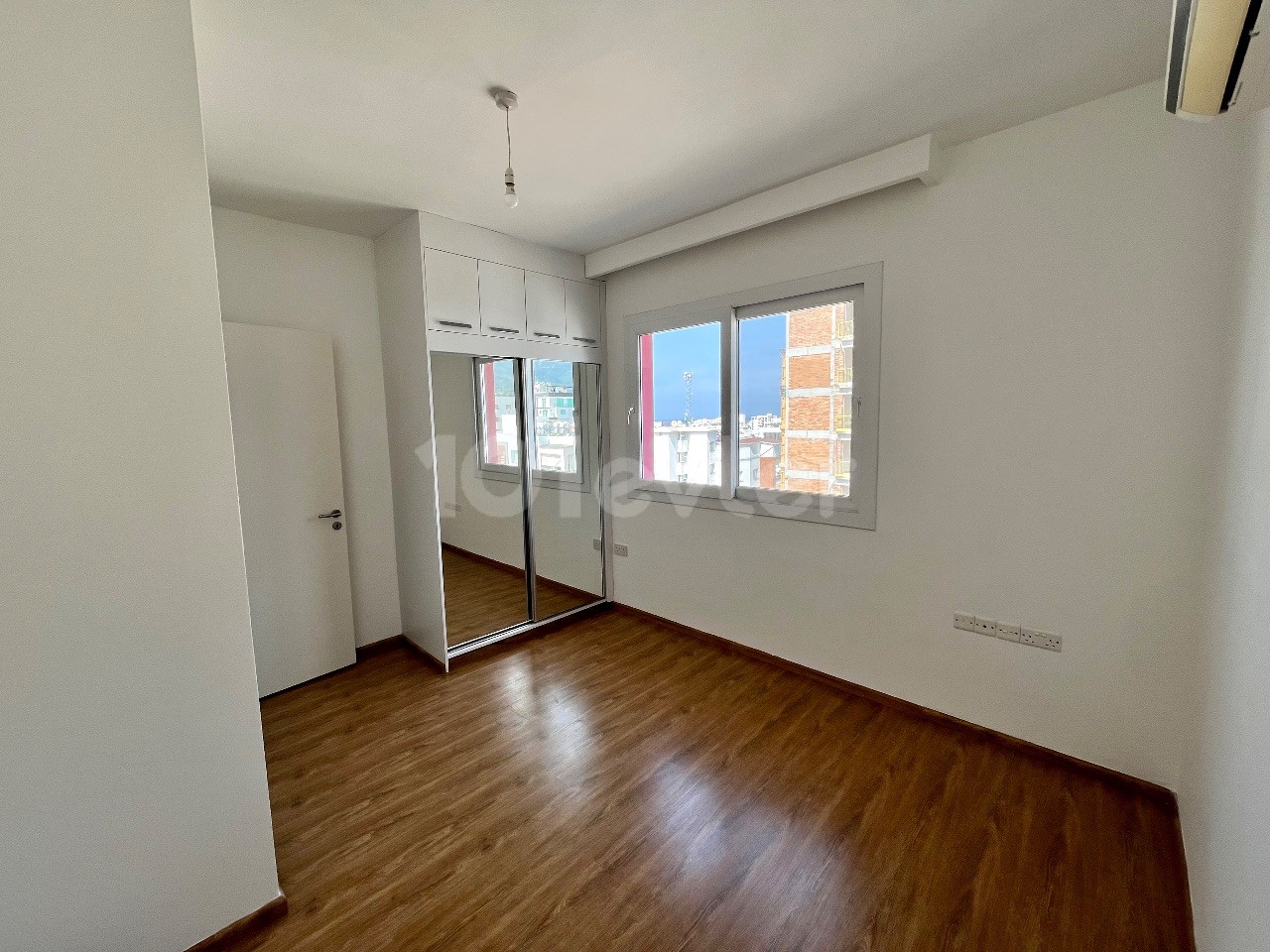 Girne Merkez Satılık 3+1 Penthouse Daire / Deniz Manzaralı