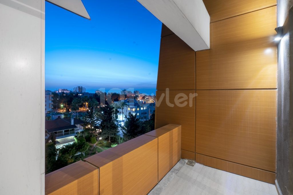 2 bedroom penthouse apartment for rent in Kyrenia Center