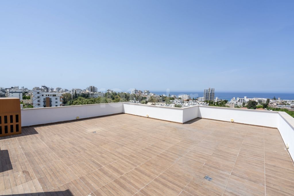 2 bedroom penthouse apartment for rent in Kyrenia Center